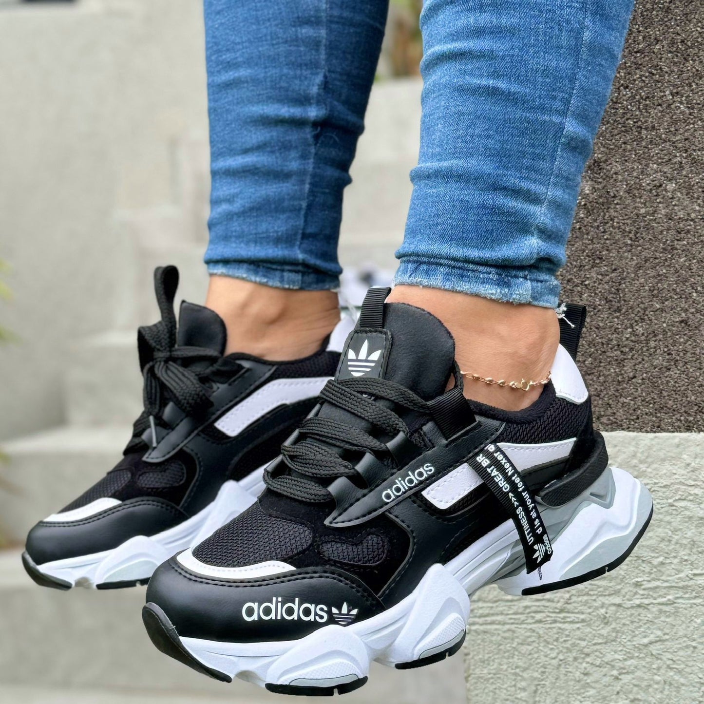 NUEVAS ZAPATILLAS GOMA DAMA